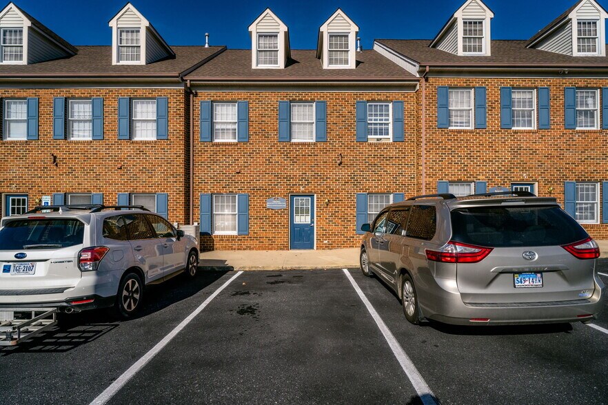 More Photos Of 1600 N Coalter St, Staunton Office For Lease