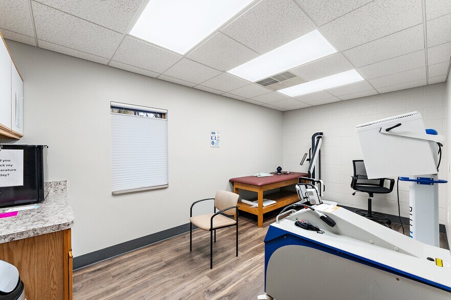 More Photos Of 1550 S Woodland Ave, Michigan City Medical For Sale