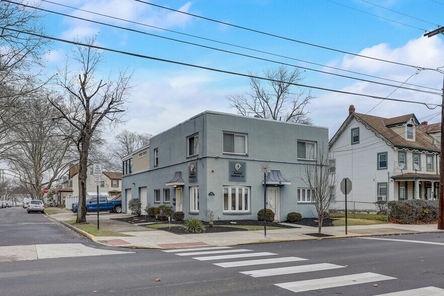 Primary Photo Of 329 Otter St, Bristol Flex For Lease