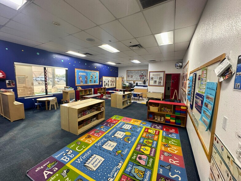 More Photos Of 5550 W Bell Rd, Glendale Daycare Center For Lease