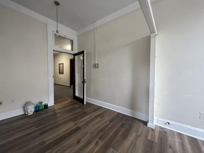 More Photos Of 204-206 S Main St, Ann Arbor Restaurant For Lease