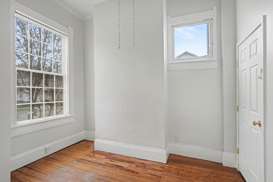 More Photos Of 1122 Caroline St, Fredericksburg Apartments For Sale