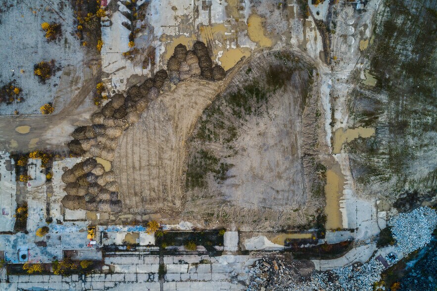 More Photos Of 2201 Industrial Ave, Flint Land For Sale