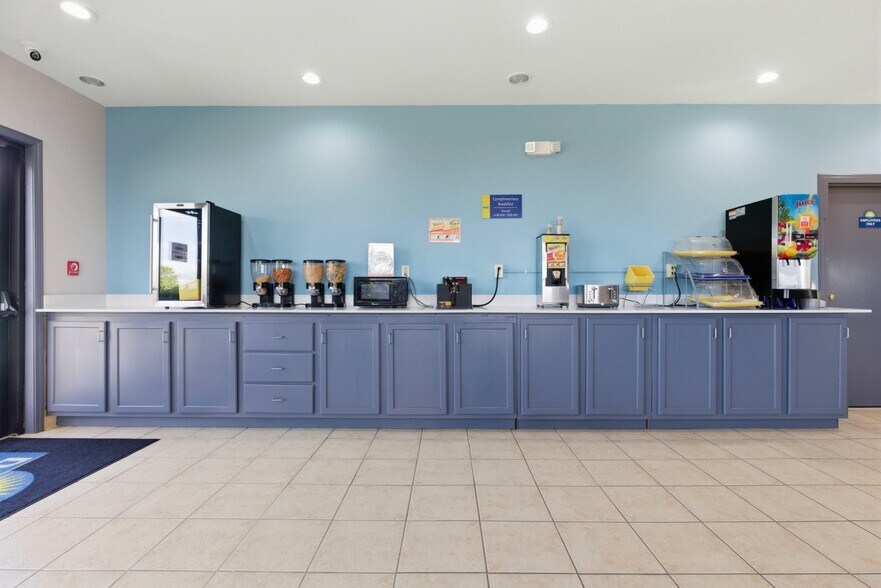 More Photos Of 1011 Highway 64 E, Wynne Hotel For Sale