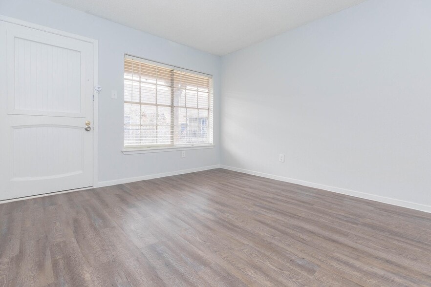 More Photos Of 6768 Renwick Dr, Houston Apartments For Sale