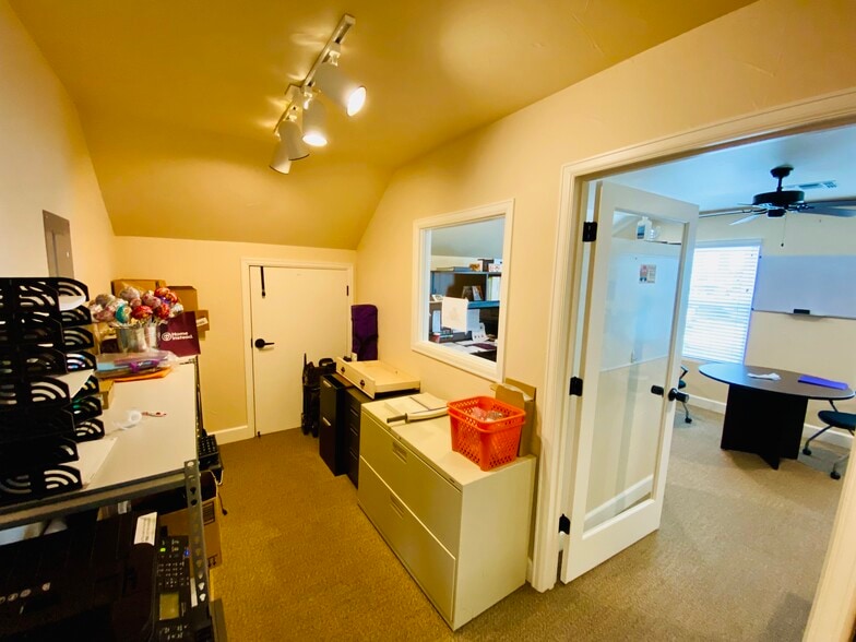 More Photos Of 910 Gruene Rd, New Braunfels Medical For Lease