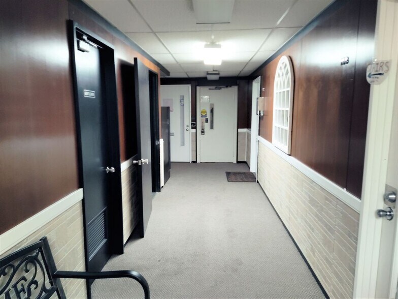 More Photos Of 1177-1183 Ballenger Hwy, Flint Unknown For Lease