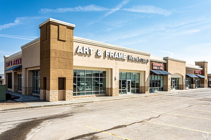 More Photos Of 901-1201 W 136th St, Kansas City Unknown For Lease