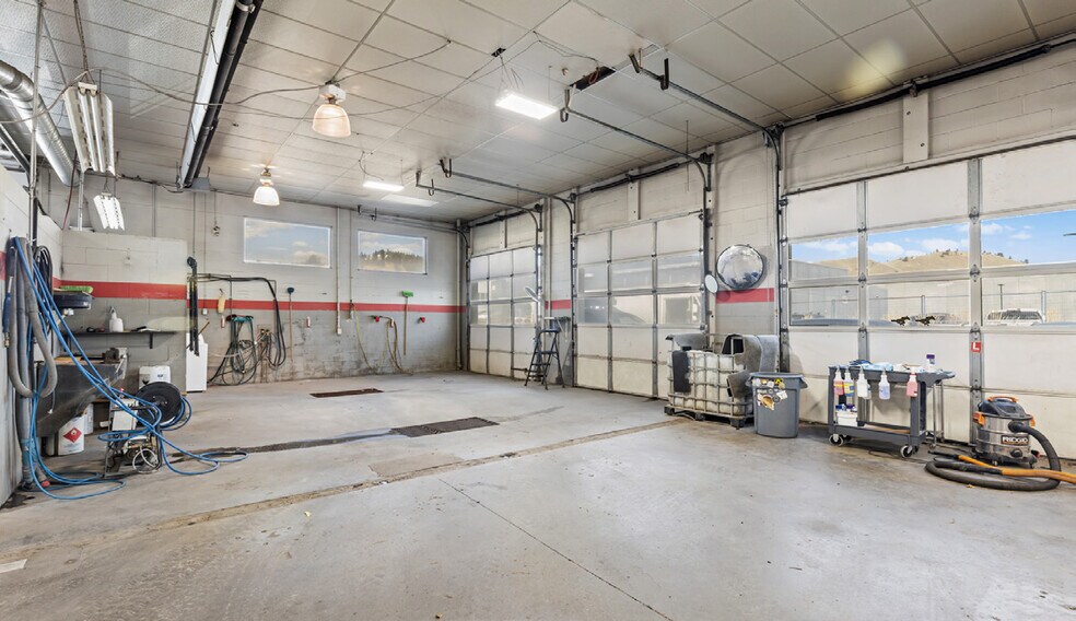More Photos Of 1200 Leathead Rd, Kelowna Auto Dealership For Sale