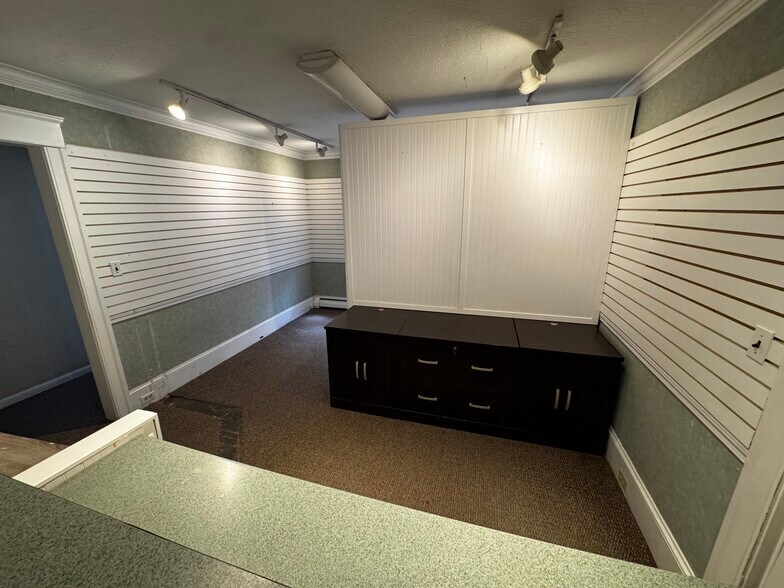 More Photos Of 152 Russell St, Worcester Office Residential For Lease