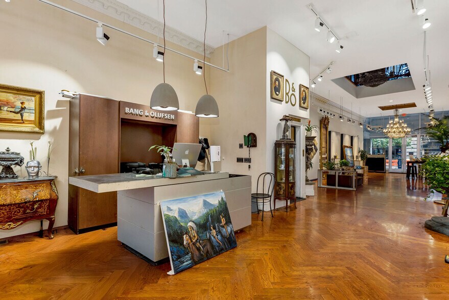 More Photos Of 6 W 4th St, Cincinnati Storefront Retail Office For Sale