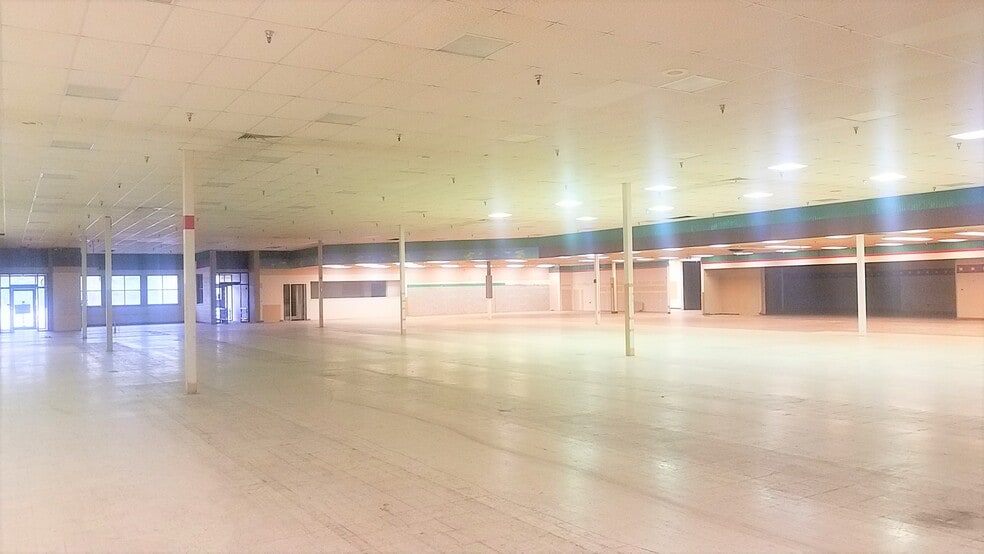 More Photos Of 5700 Beckley Rd, Battle Creek Self Storage For Lease