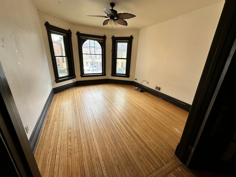 More Photos Of 212 W Gorham St, Madison Storefront Retail Residential For Sale