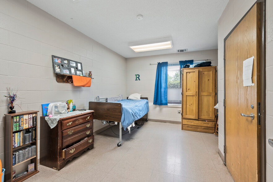 More Photos Of 5900 Bethabara Park Blvd, Winston-Salem Healthcare For Sale