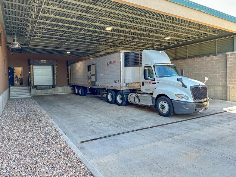 More Photos Of 15745 E Arapahoe Rd, Centennial Storefront For Sale