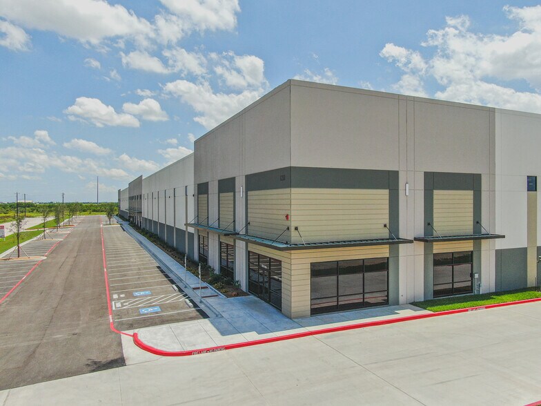 More Photos Of 6200 S 16th St, Mc Allen Warehouse For Lease