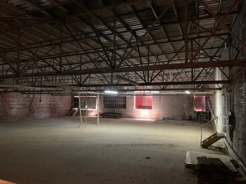 More Photos Of 208 W 2nd St, Siler City Manufacturing For Sale