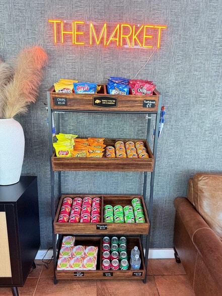 More Photos Of 1450 Ashland St, Ashland Hotel For Sale