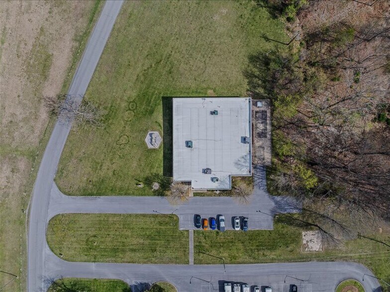 More Photos Of 204 Sand Mine Rd, Berkeley Springs Flex For Sale