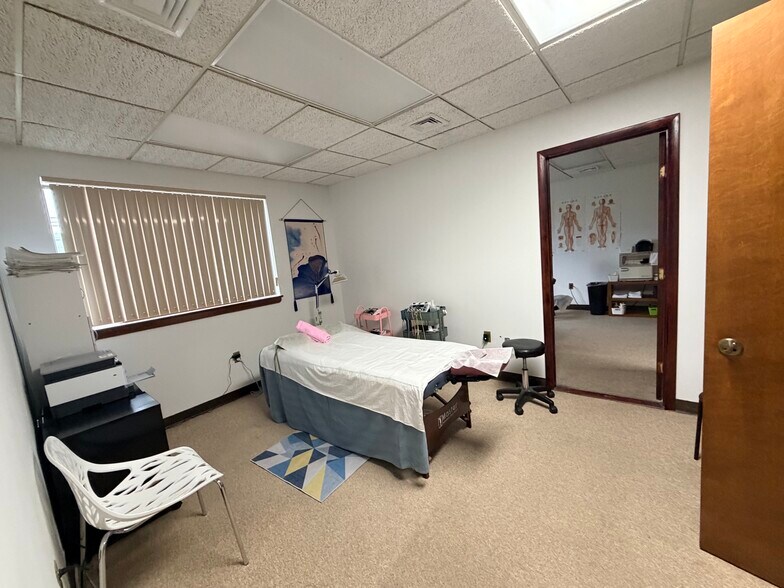 More Photos Of 2 Hillside Ave, Williston Park Medical For Lease