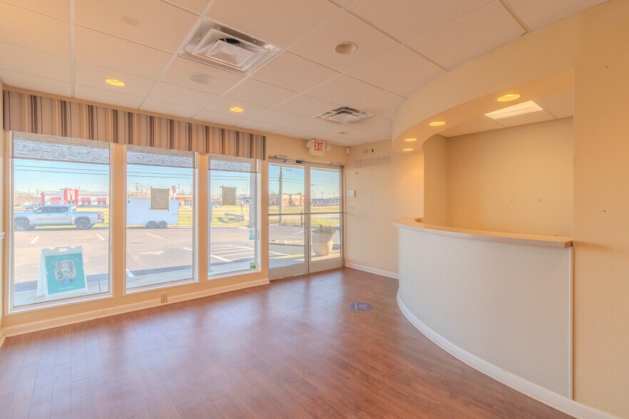 More Photos Of 1230 US Highway 127 S, Frankfort Storefront For Lease