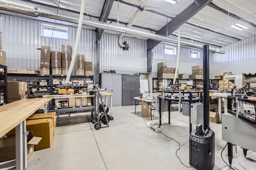 More Photos Of 955 Merchant Ct, Windsor Flex For Sale