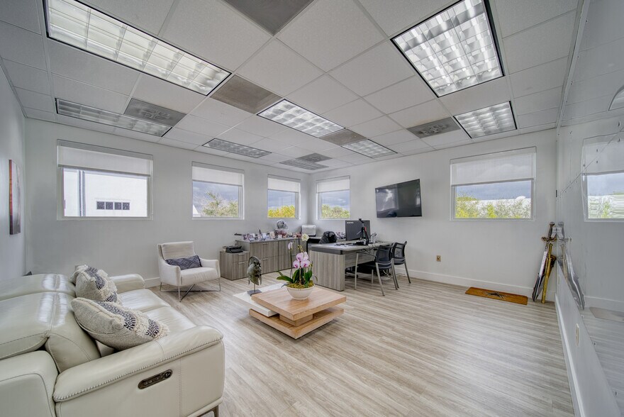 More Photos Of 7500 NW 52nd St, Miami Medical For Lease