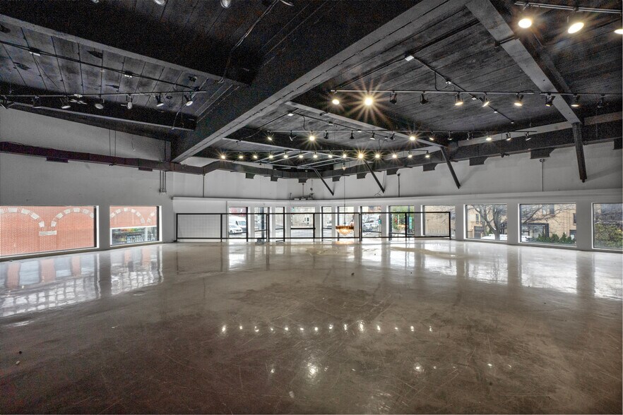 More Photos Of 3000 Rue Saint-Antoine O, Montréal Storefront Retail Office For Lease