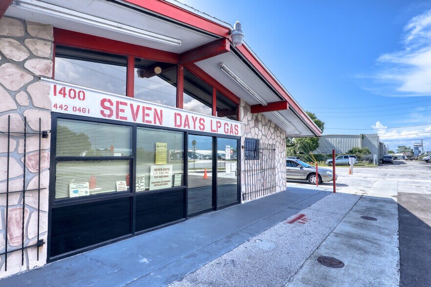 More Photos Of 1400 N Hercules Ave, Clearwater Convenience Store For Sale