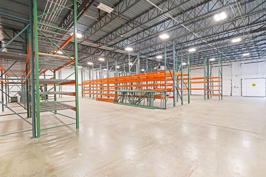 More Photos Of 10 Jewel Dr, Wilmington Warehouse For Lease