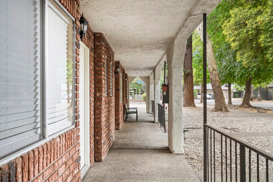 More Photos Of 403 E Maple St, Chico Apartments For Sale