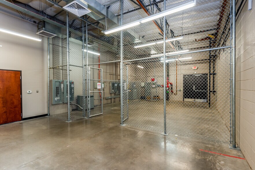 More Photos Of 354 S Highway 92, Sierra Vista Office For Lease