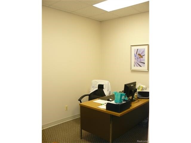 More Photos Of 27500 Hoover Rd, Warren Medical For Lease
