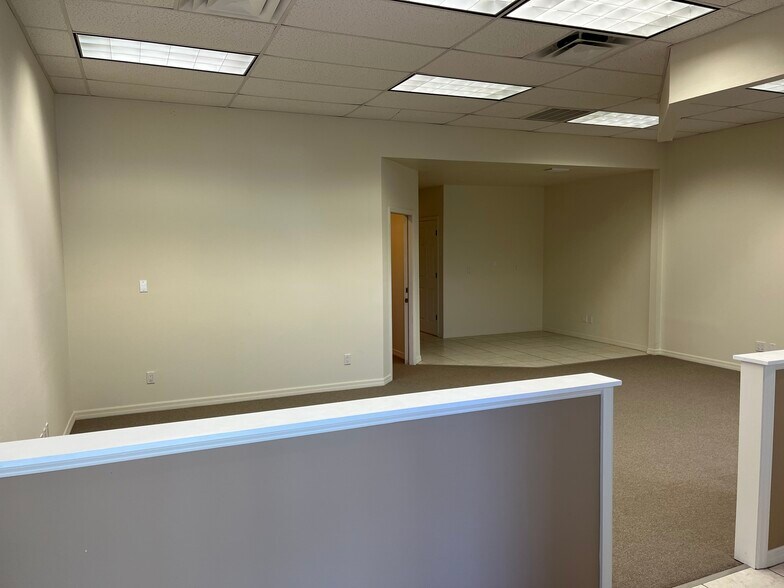 More Photos Of 515 E 27th St, Bradenton Office For Sale