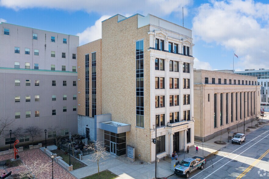 Primary Photo Of 112 W Jefferson Blvd, South Bend Office For Lease