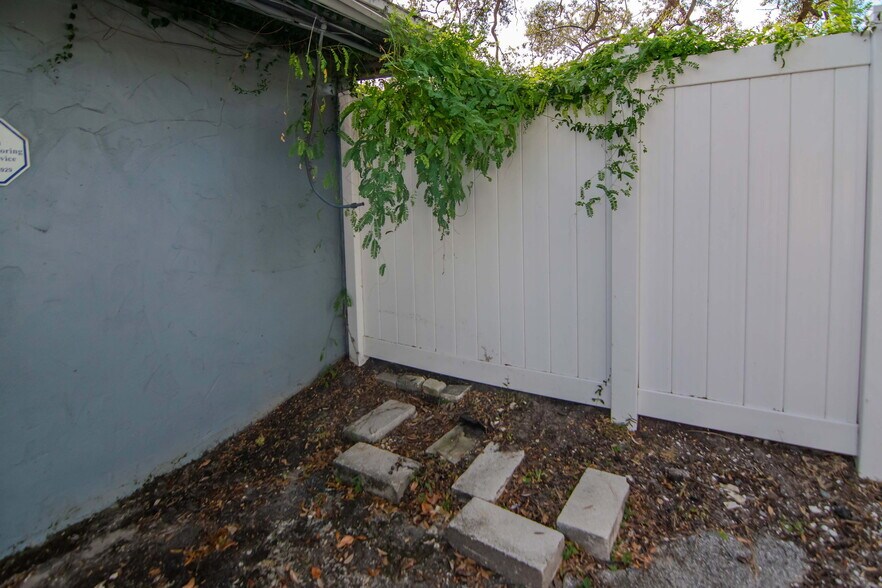 More Photos Of 308 E Waters Ave, Tampa Restaurant For Sale