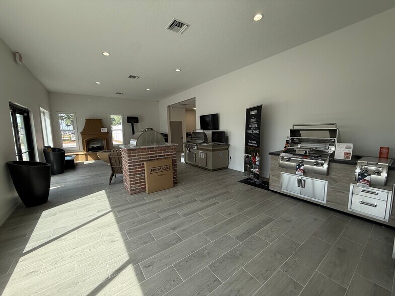 More Photos Of 2736 Land O Lakes Blvd, Land O' Lakes Storefront Retail Residential For Sale