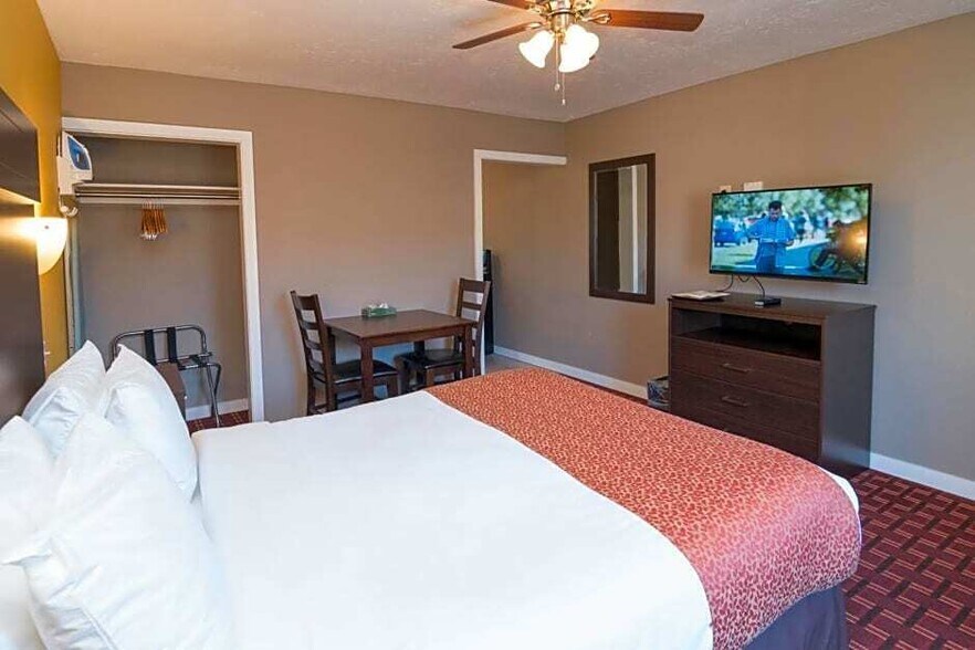 More Photos Of 9110 SW Barbur Blvd, Portland Hotel For Sale