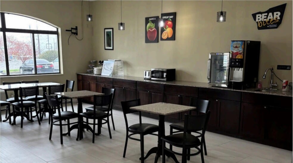 More Photos Of 9645 Natural Bridge Rd, Saint Louis Hotel For Sale