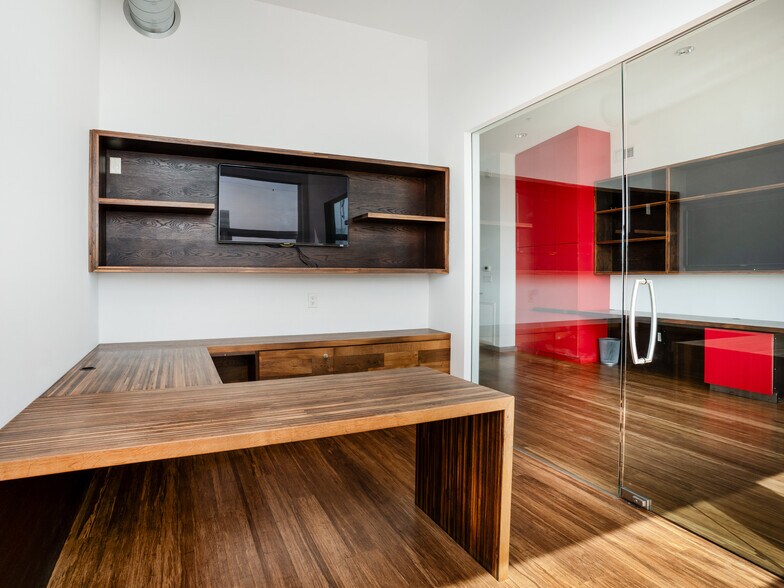 More Photos Of 215-237 California St, El Segundo Loft Creative Space For Sale