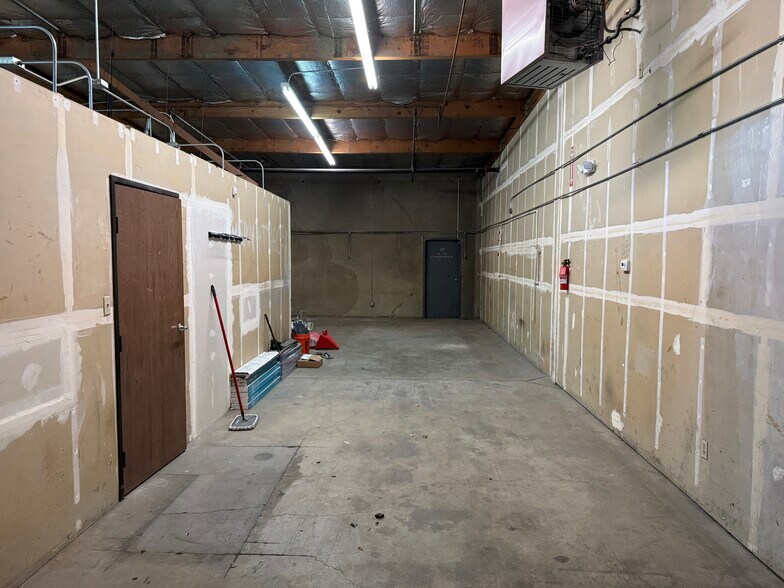 More Photos Of 1233-1267 Gator Way, Sparks Warehouse For Lease