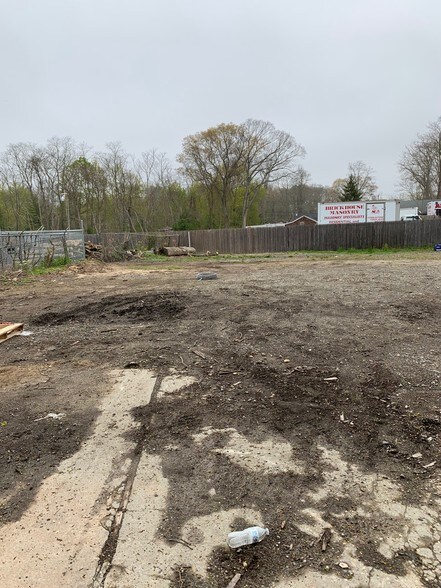 More Photos Of 96-122 Railroad Ave, Center Moriches Freestanding For Sale