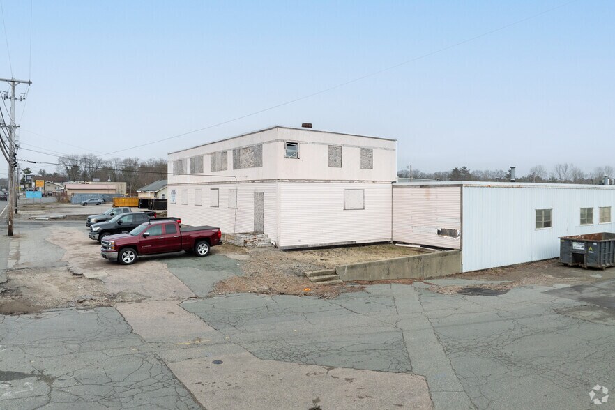 More Photos Of 1093 N Montello St, Brockton Service For Lease