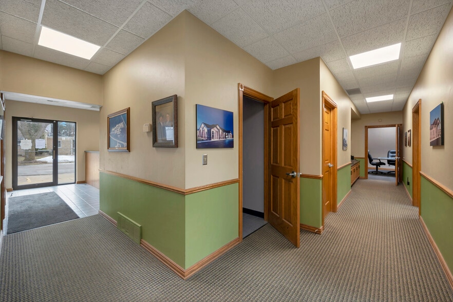 More Photos Of 4424 Dickinson Rd, De Pere Office For Lease
