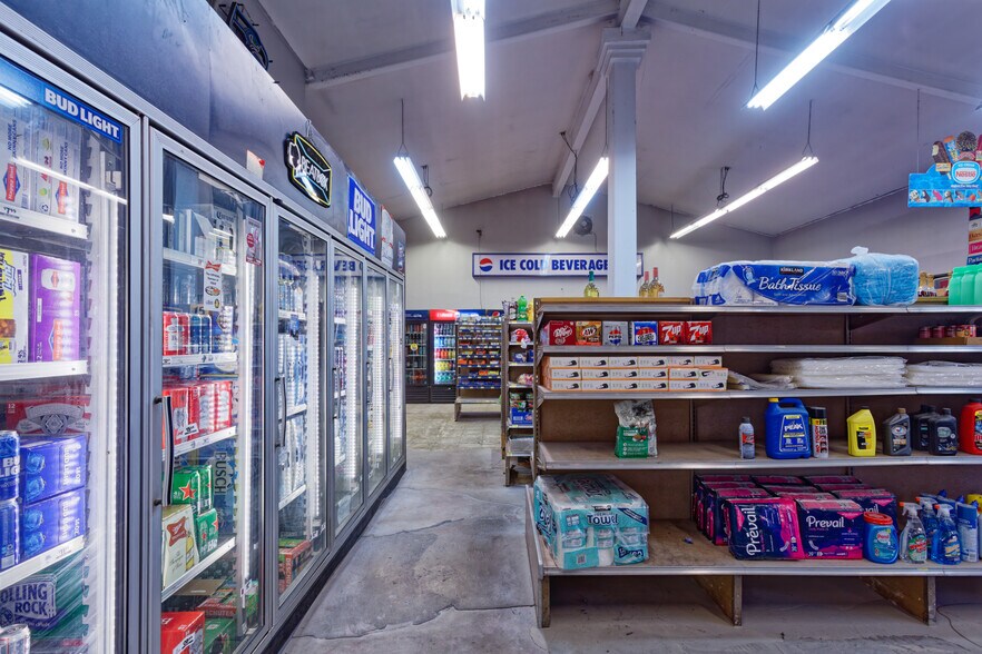 More Photos Of 112 Main St, Elma Flex For Sale