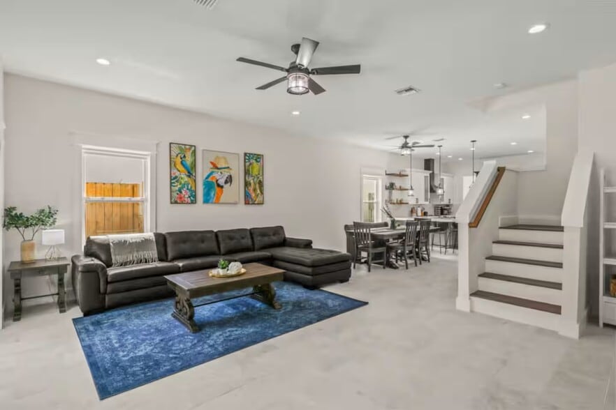 More Photos Of 1960 NE Dixie Hwy, Jensen Beach Apartments For Sale
