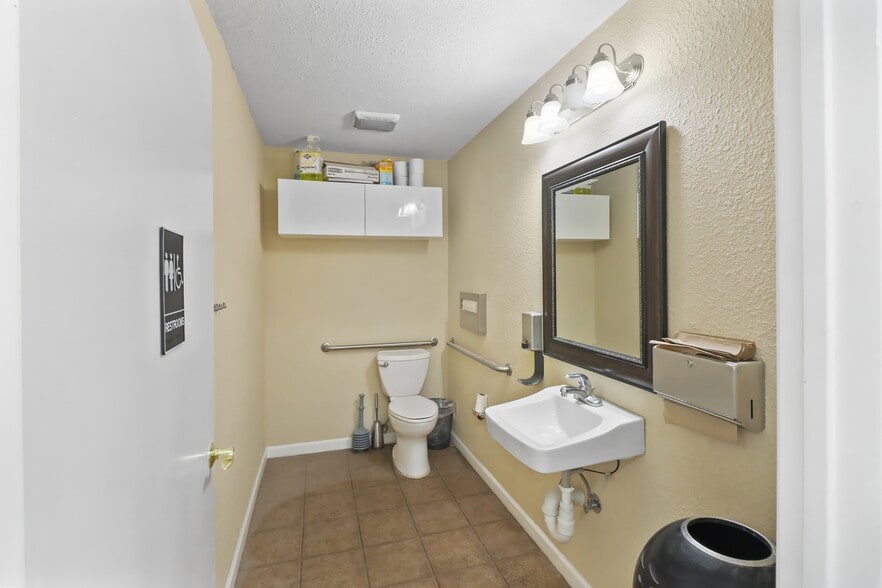 More Photos Of 4731 El Camino Ave, Carmichael Office For Sale