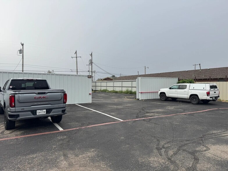 More Photos Of 4033 Canyon Dr, Amarillo Office For Lease