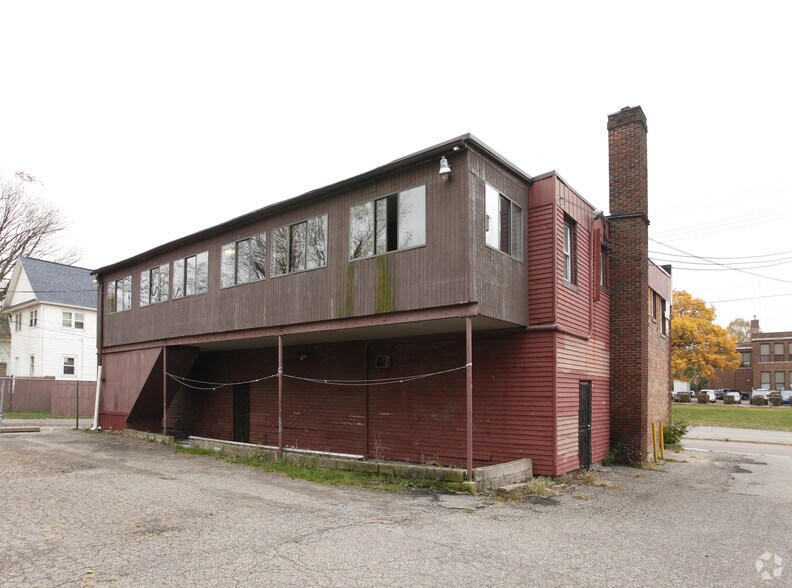 More Photos Of 909-913 E Saginaw St, Lansing Storefront Retail Residential For Sale