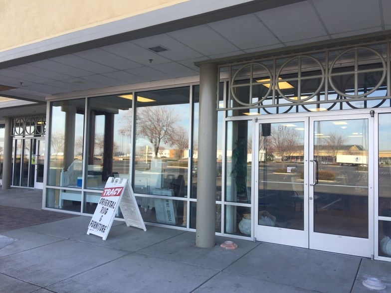 More Photos Of 1005 E Pescadero Ave, Tracy Unknown For Lease